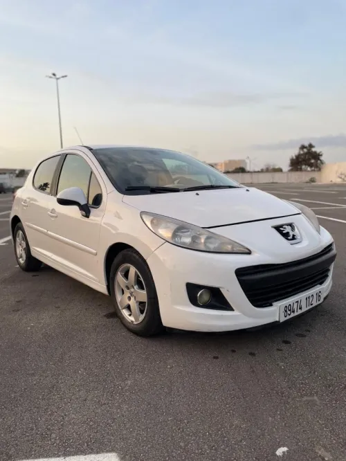 Peugeot 207 2012 Fennec