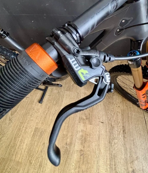 Pivot MACH 6 carbone 27.5 taille L