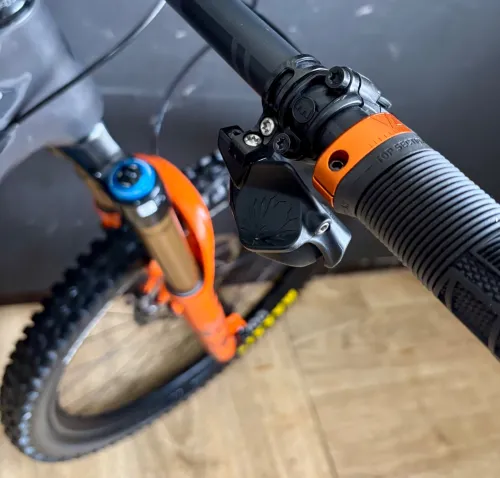 Pivot MACH 6 carbone 27.5 taille L