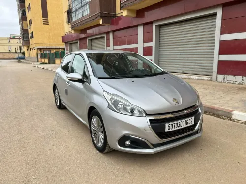 Peugeot 208 2016 Allure Facelift
