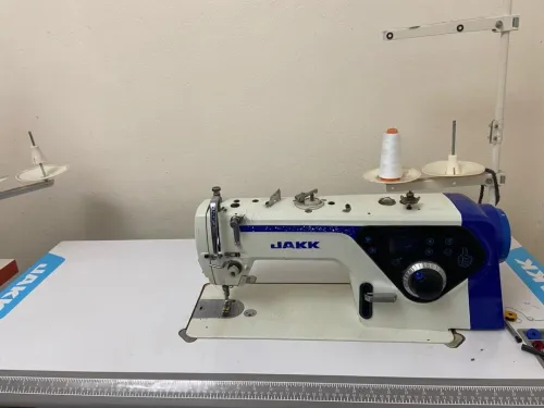 ماكنة خياطة machine jakk