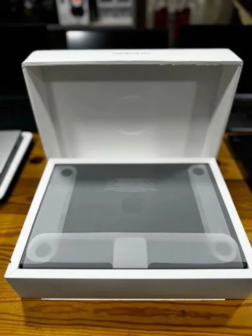 MACBOOK PRO 14 INCH M4 