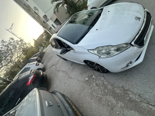 Peugeot 208 2015 Alure