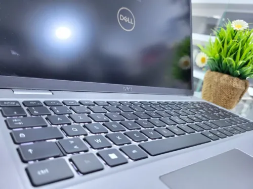 DELL 5530 I5 1235U  8/156