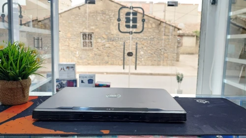 DELL G7 I7 9750H  RTX 2070 MAX Q   16/512 
