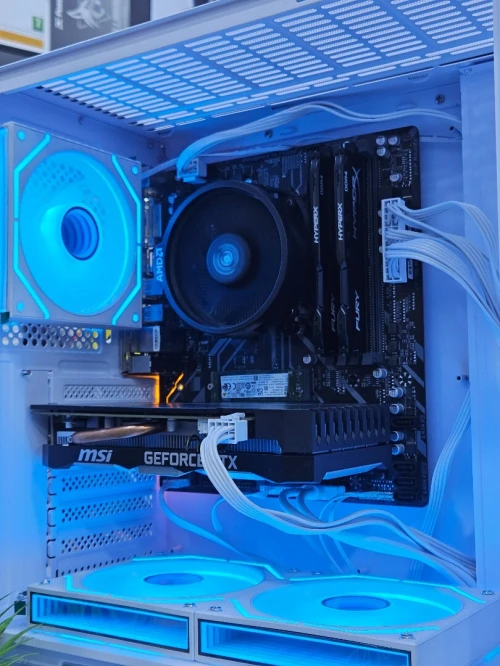 Config : Gigabyte b450 ryzen 5 3400G  rtx 2060