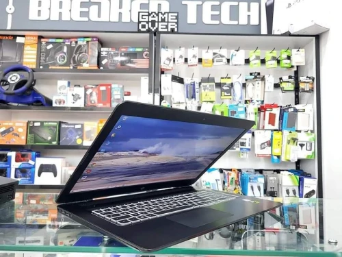 HP PAVILLON  I5 - 8300H Ram 8 go  SSD 128go + HDD 1000go  Ecran 17.3  GTX1050 4 Go 