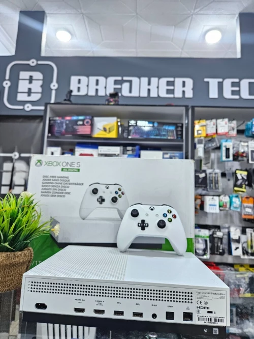 XBOX ONE S ALL DIGITAL  2MOIS GAME PASS