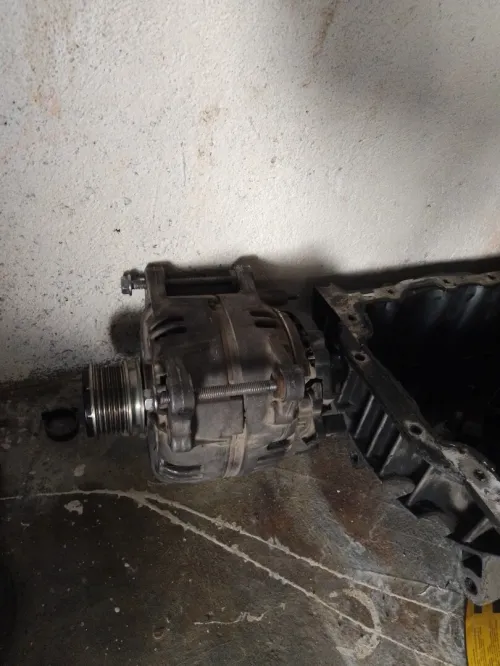 Pièce moteur octavia 1.9 tdi 105 ch année 2013 bloc y compris culasse injecteur turbo pompe hp.... Etc