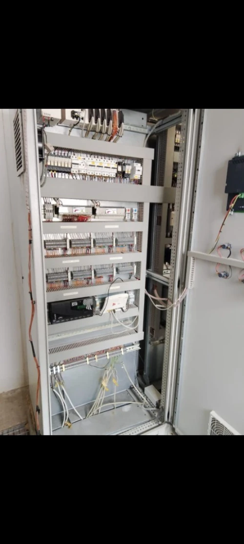 Électricien industriel