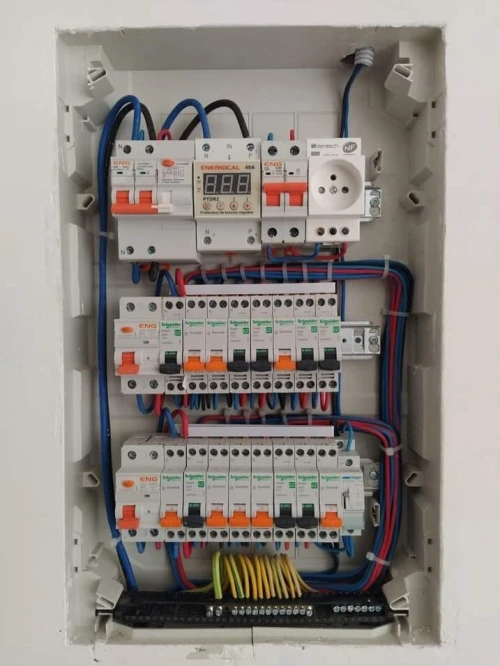 Électricien industriel