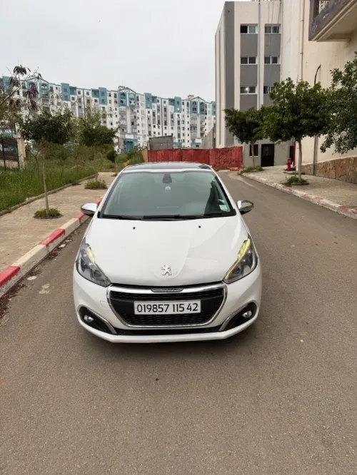 Peugeot 208 2015 Active Facelift