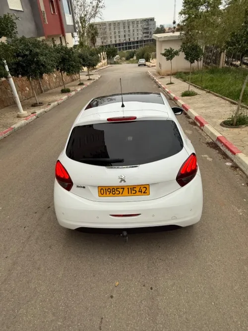 Peugeot 208 2015 Active Facelift