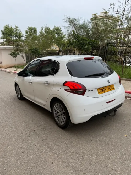 Peugeot 208 2015 Active Facelift