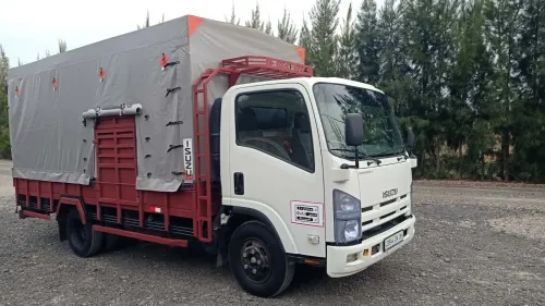 Isuzu NPR 71 2014