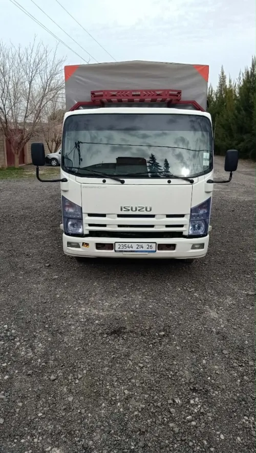 Isuzu NPR 71 2014