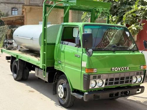 Toyota B30 1983 B30