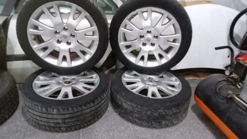 jantes renault laguna 2 ,16 w 17 pouces avec pneus casse france