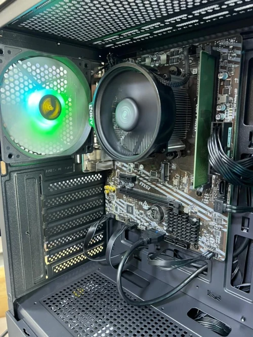 CONFIGUE RYZEN 5 3400G 8GB RAM SSD 512 550W