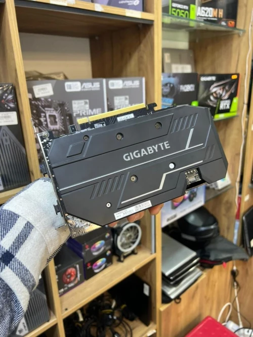 GTX 1660 SUPER 6GB  GIGABYTE WINDFORCE USED LIKE NEW