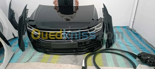 Masque avant Tiguan 2020-2023 noir brillant 