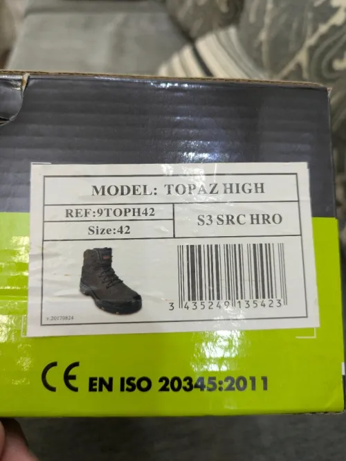 Chaussures de sécurité  Safety shoes  jamais utilisé état 10/10  Prix 12000da mrhba bikom