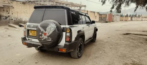 Nissan Nissan patrol 2010 Nissan batrol 4800 VT