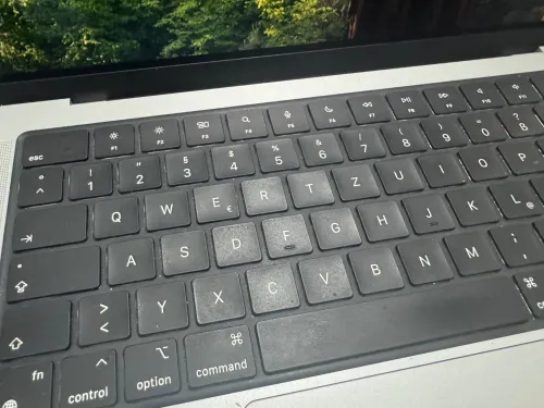 MacBook Pro m3 14 pouce 8GB 512gb 