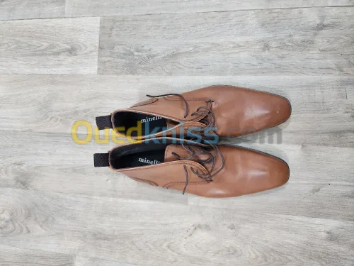 Chaussures classiques montantes marron pour homme marque Minelli pointure 41/42 neuves 