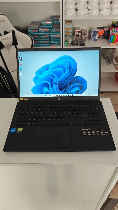 Acer Nitro V15 i