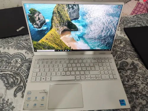 Laptop Dell en Excellente État habt Caba prix imbattable mrahba bikom mn Franca 