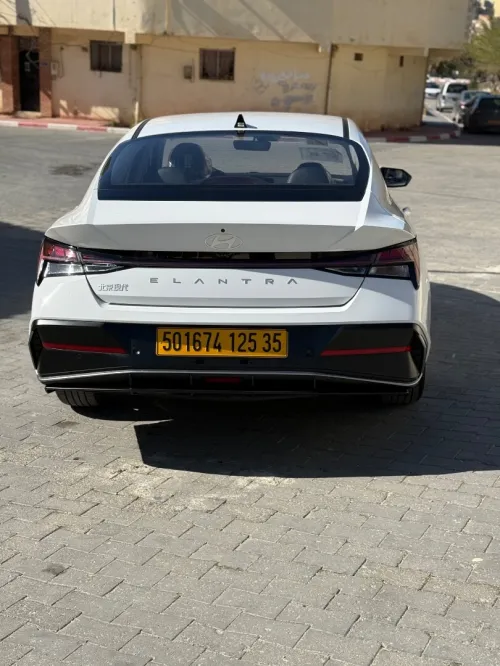 Hyundai Elantra 2025 Glx