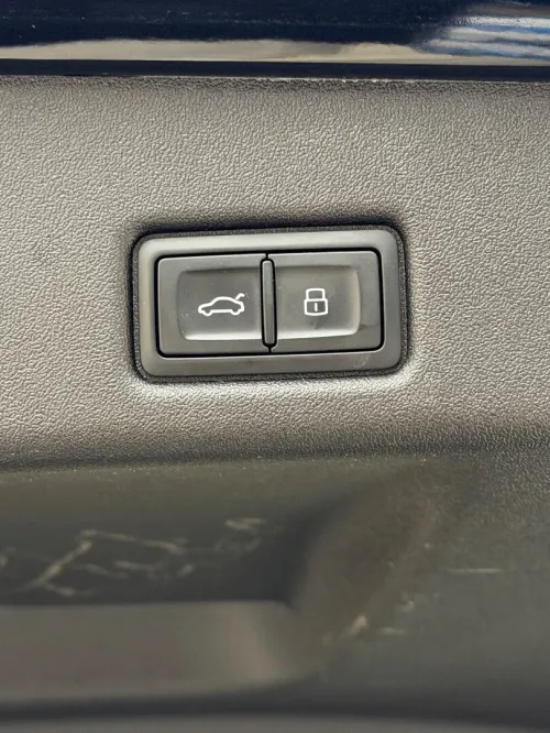Audi Q5 2025 Quattro full option