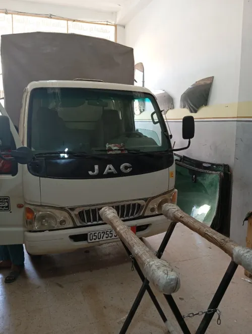 تركيب و بيع زجاج السيارات 