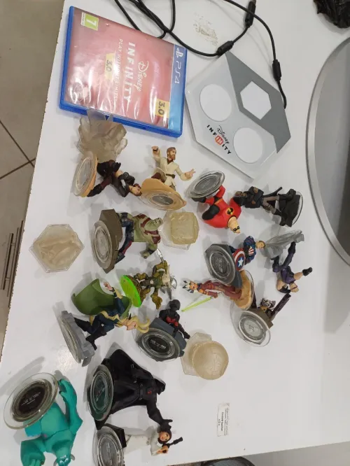 PS4 avec manettes, jeux d'origine, 