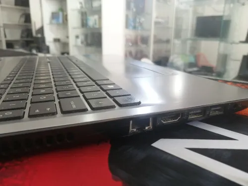 Pc Portable HP i3(5th)+VGA AMD 2GB