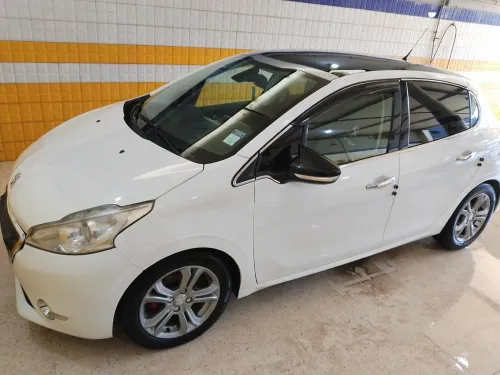 Peugeot 208 2015 Allure