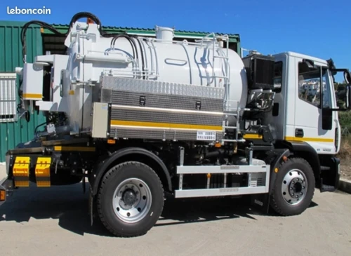 Camion débouchage canalisation vidange nettoyage 