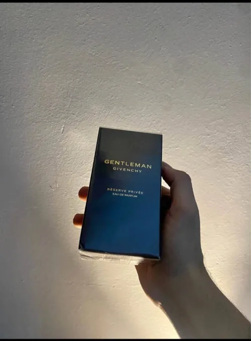 Givenchy gentleman réserve Privée