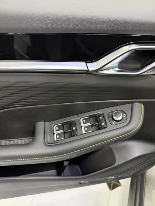 Geely Coolray 2025 
