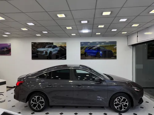 MG 5 2025 