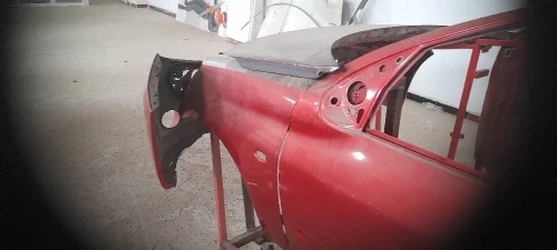 2 portes avant, pare-chocs avant, capot, aile gauche ( Peugeot 206).