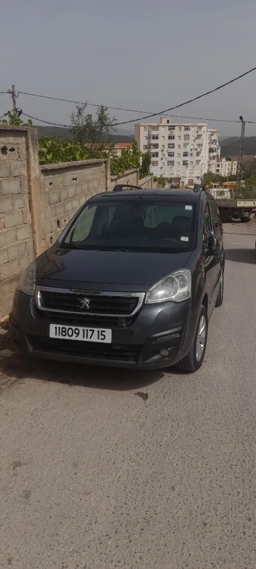 Peugeot Partner 2017 Tepee Allure 
