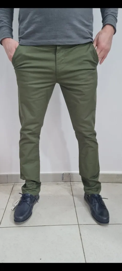 Lot des vêtements enfants femmes + de2200pieces hommes 