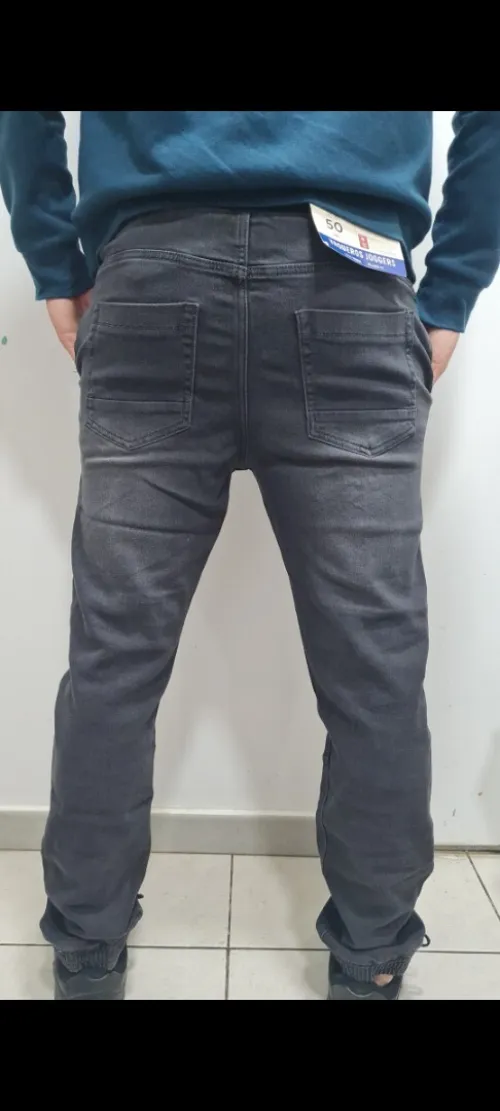Lot des vêtements enfants femmes + de2200pieces hommes 