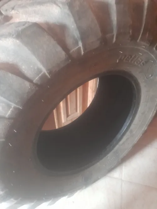 Pneu  case  jcb  26
