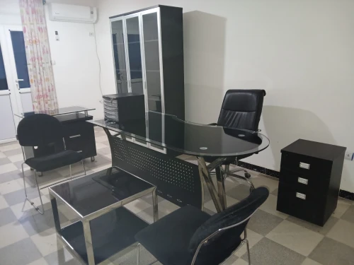 Bonjour,je met en vente un ensemble de bureau pour fonction libérale 