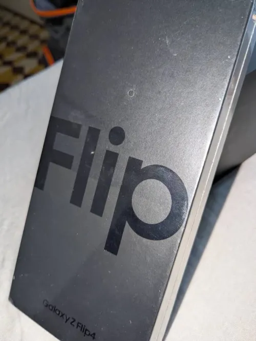 Galaxy Z Flip4 Galaxy Z Flip4