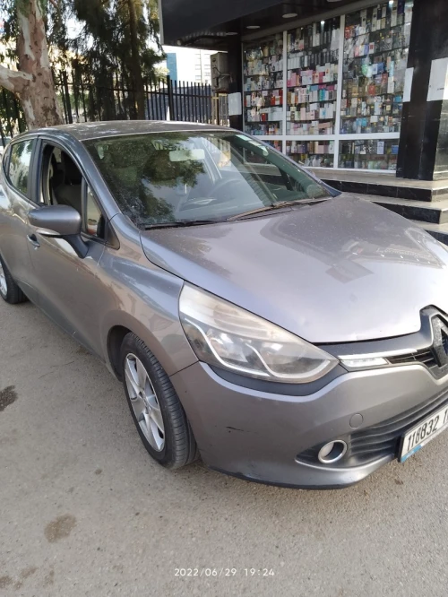LOCATION DE VOITURE