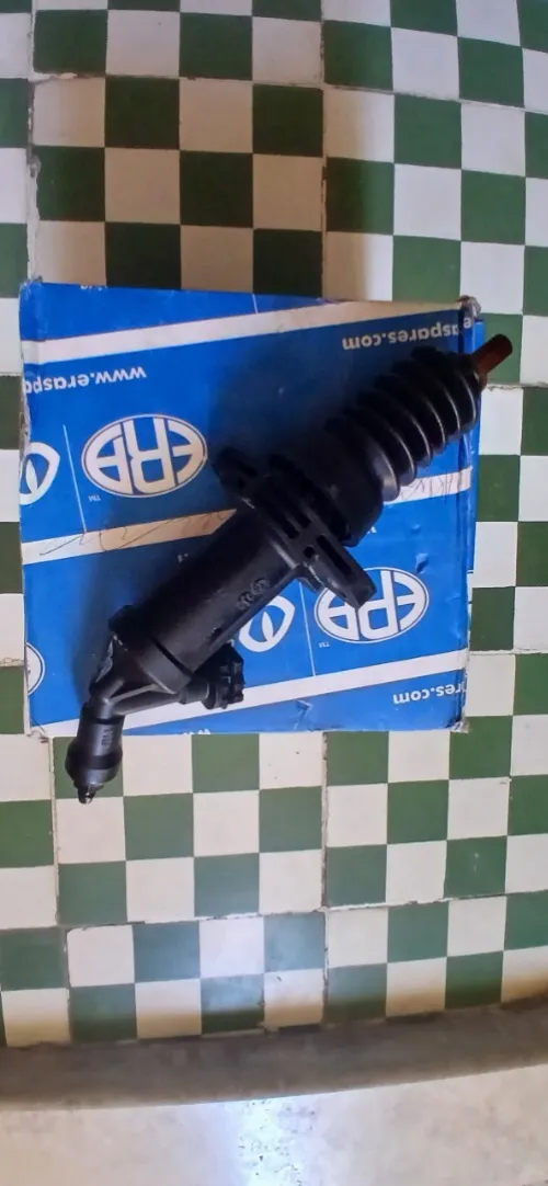 Emetteur et recepteur d'embrayage  BMW